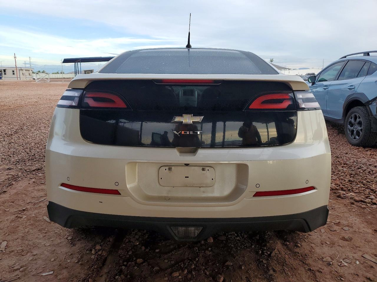 2012 Chevrolet Volt - Image 6