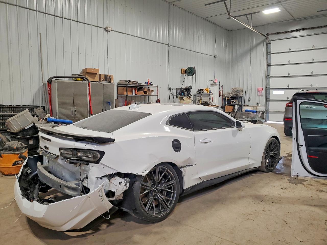 2022 Chevrolet Camaro Zl1 - Image 3