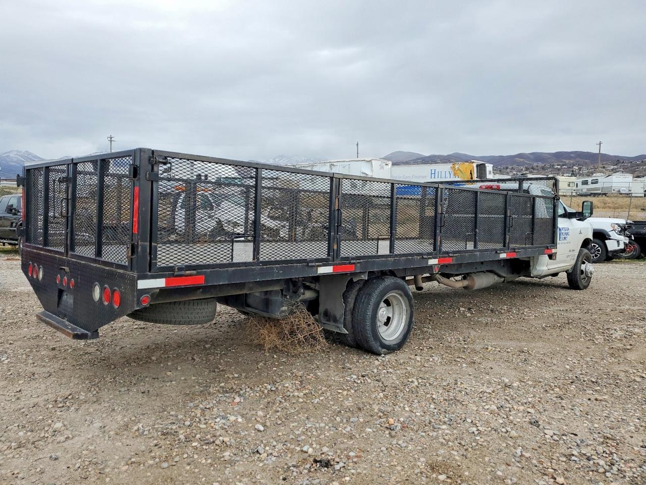 2022 Ram 3500 Flatbed Truck - Фото 3