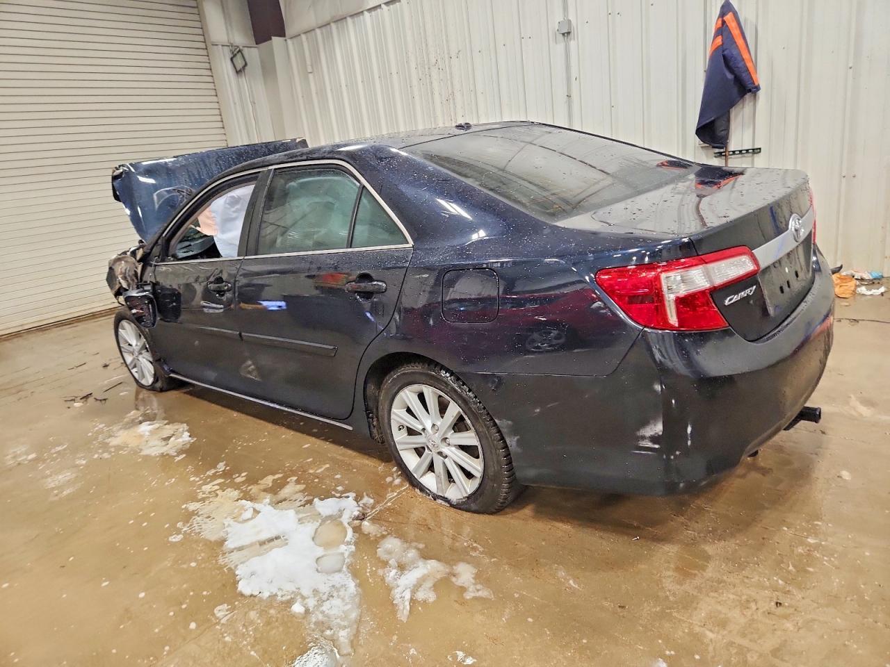 2012 Toyota Camry Base - Фото 2
