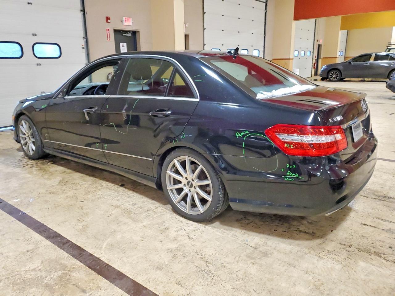 2011 Mercedes-Benz E 350 4Matic - Фото 2