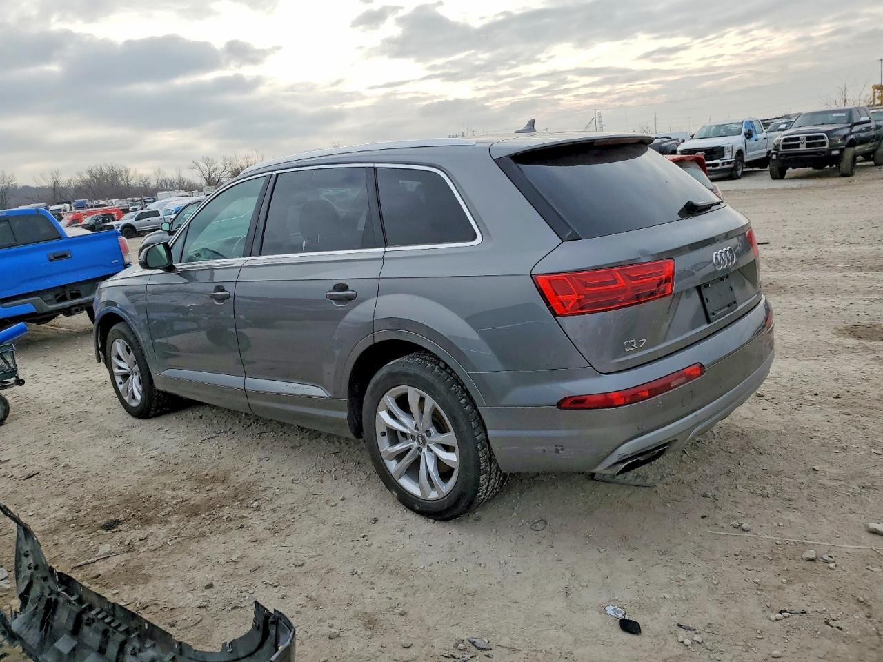 2017 Audi Q7 Premium Plus - Image 2
