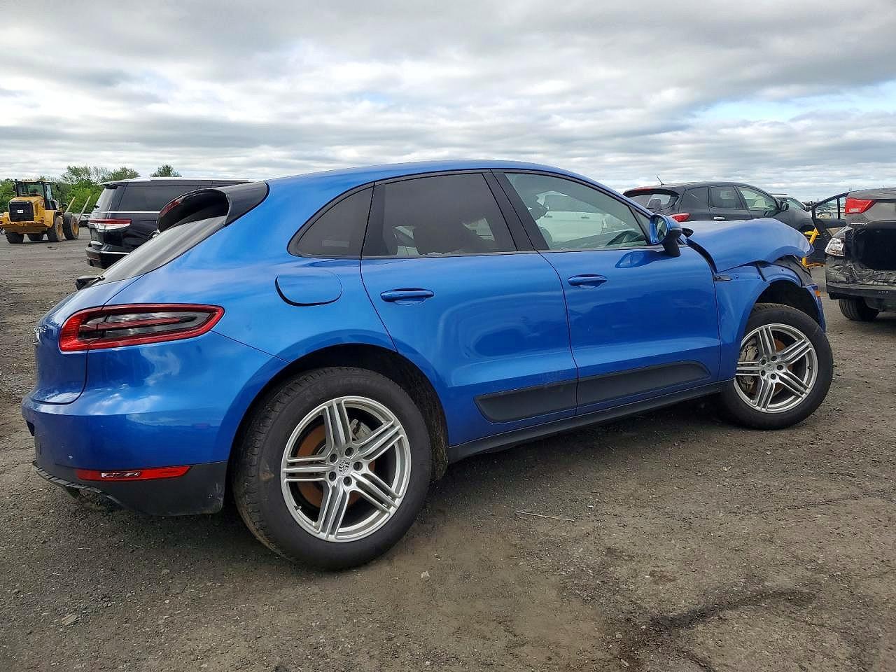 2016 Porsche Macan S - Image 3