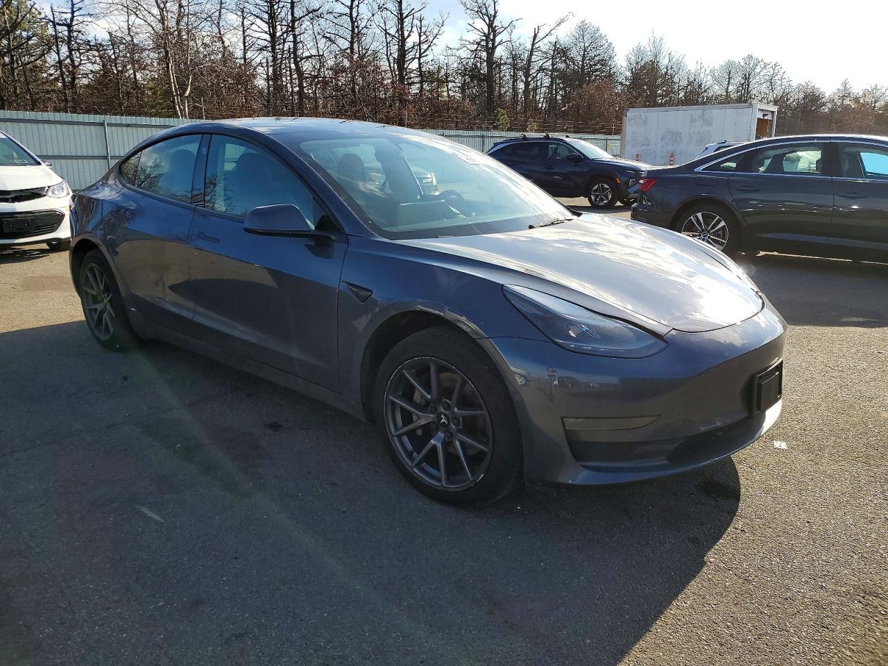 2022 Tesla Model 3 - Image 4