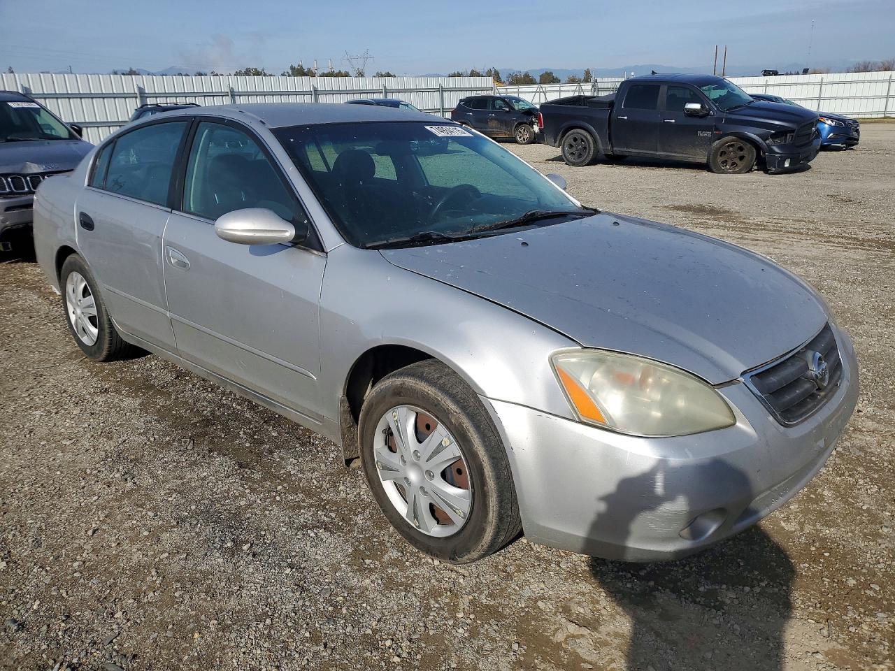 2003 Nissan Altima Base - Фото 4