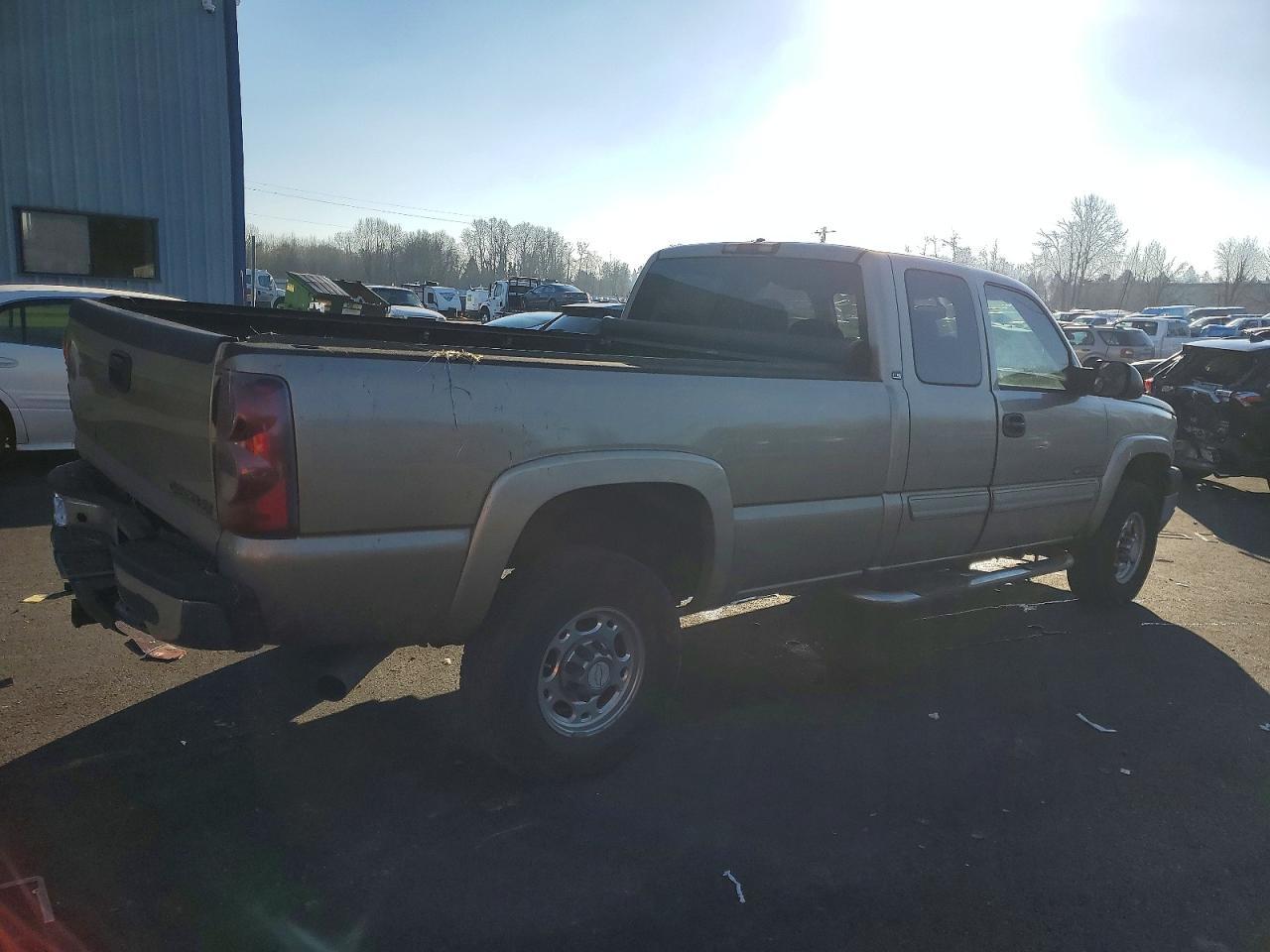 2004 Chevrolet Silverado C2500 Heavy Duty - Фото 3
