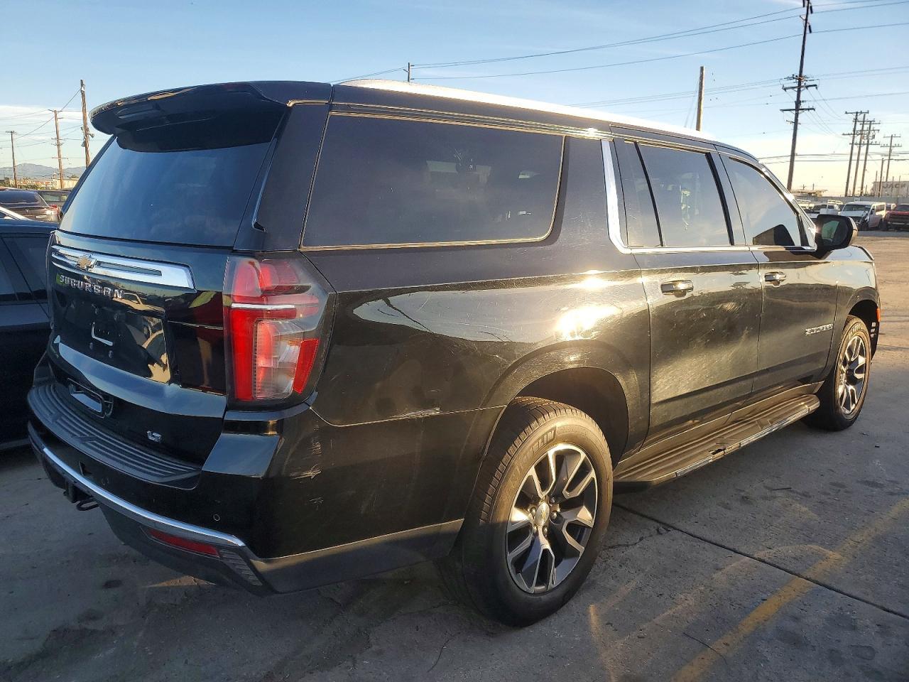 2022 Chevrolet Suburban C1500 Lt - Фото 3