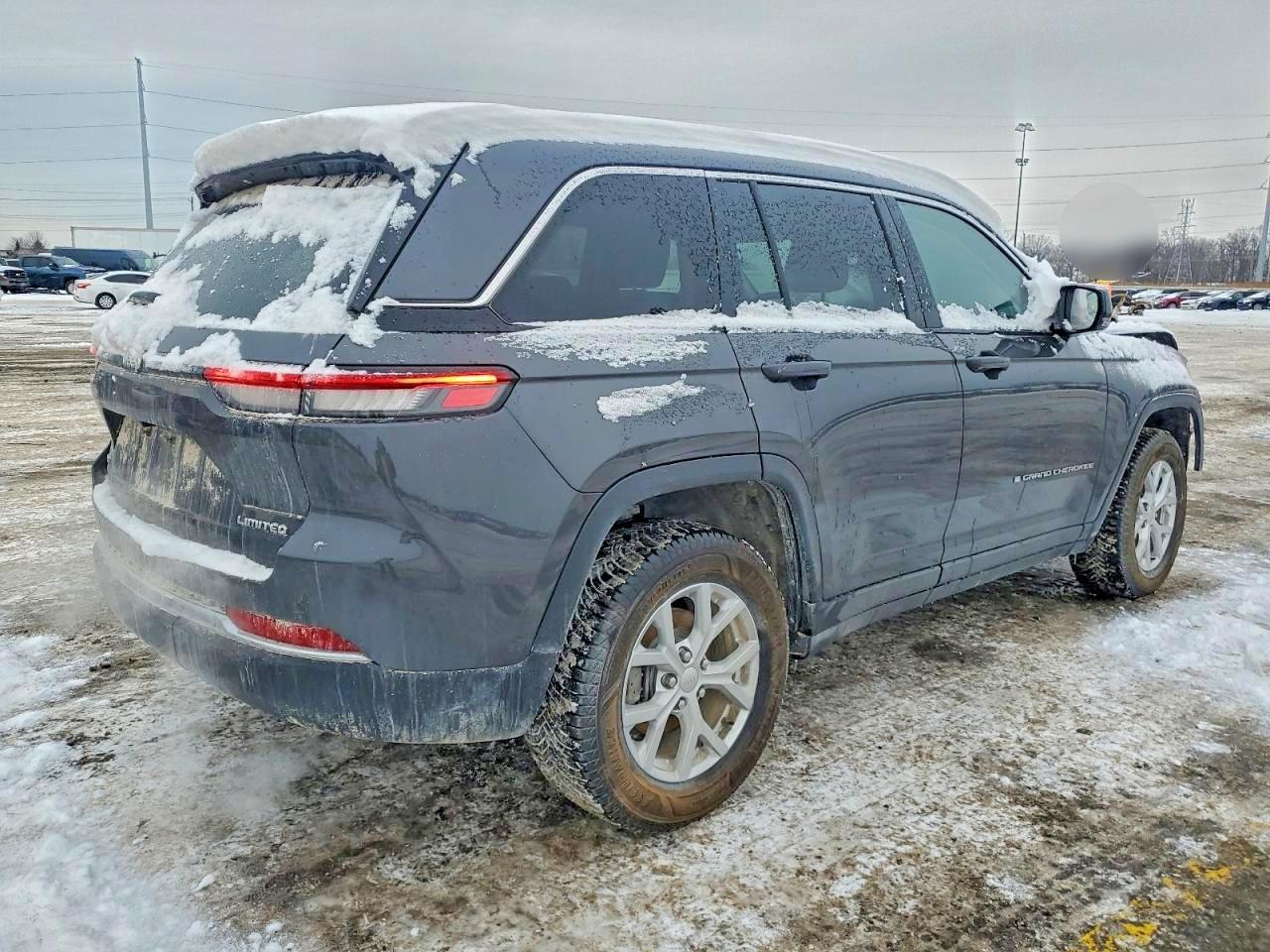 2023 Jeep Grand Cherokee Limited - Image 3