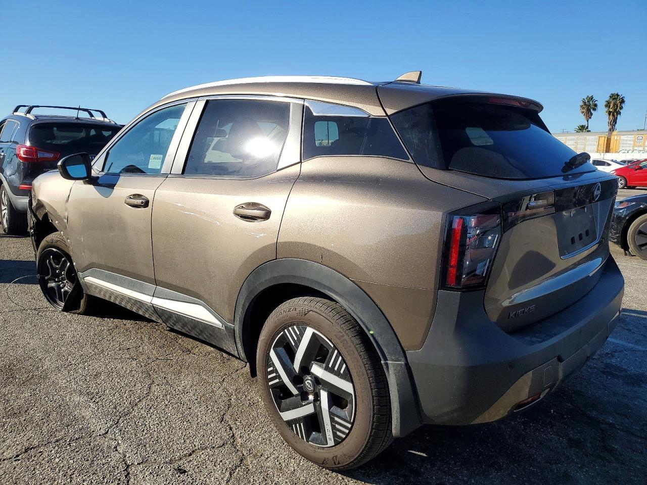 2025 Nissan Kicks Sv - Image 2