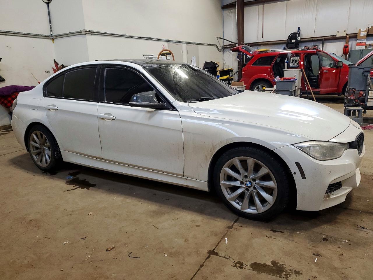 2013 BMW 335I xDrive 4Dr Awd - Фото 4