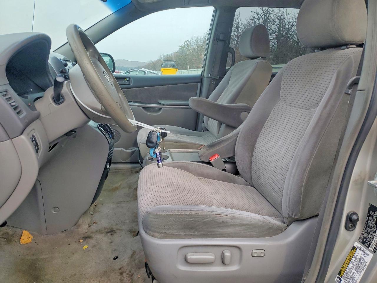 2006 Toyota Sienna Ce - Фото 7