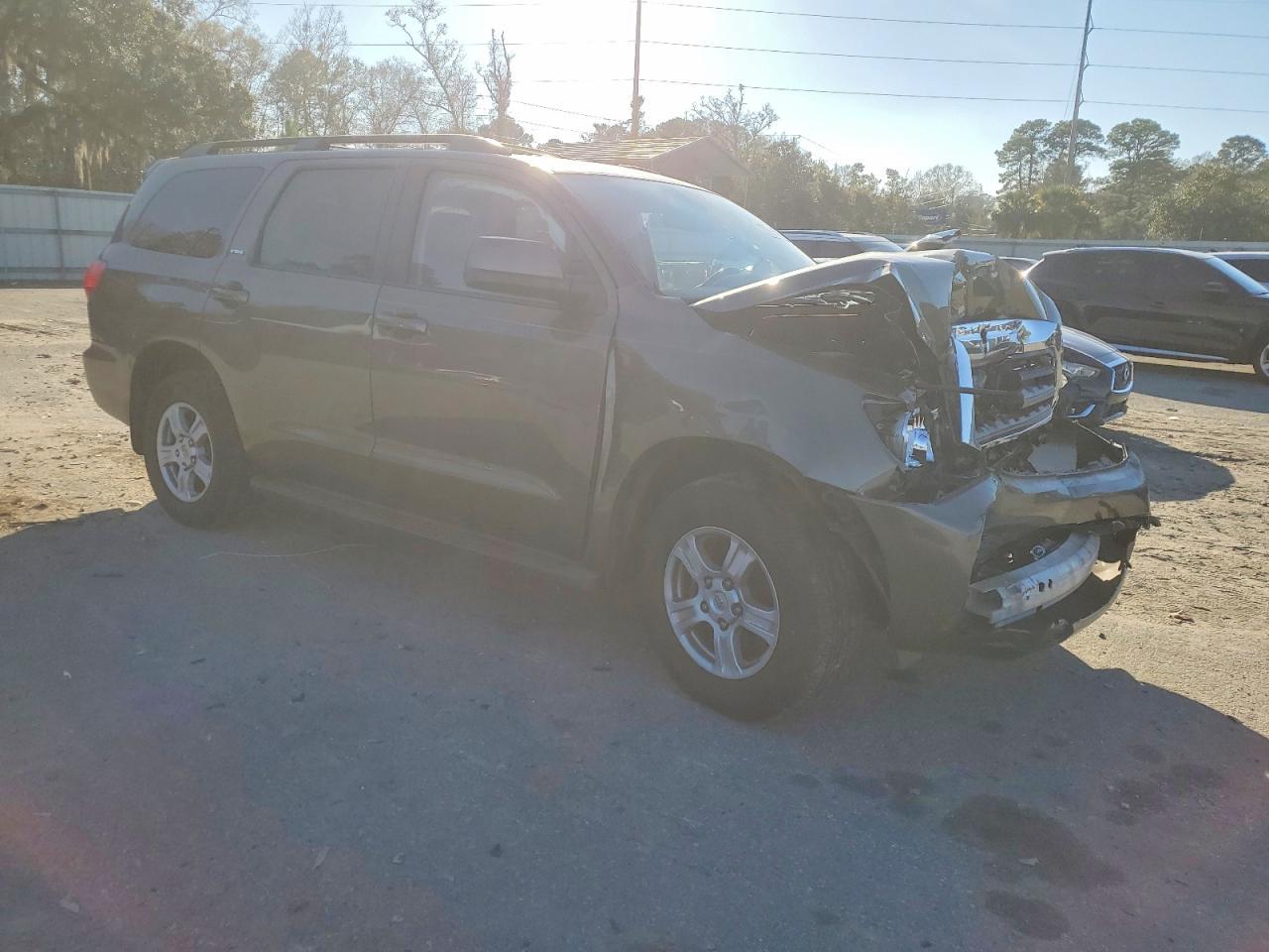 2017 Toyota Sequoia Sr5 - Фото 4