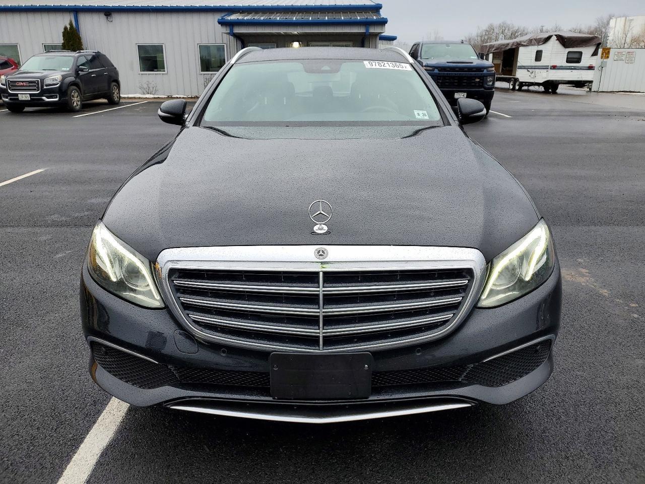 2018 Mercedes-Benz E 400 4Matic - Image 5