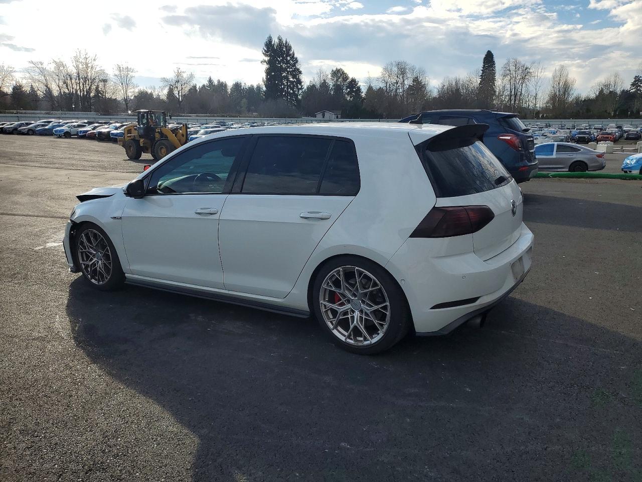 2018 Volkswagen Gti - Фото 2