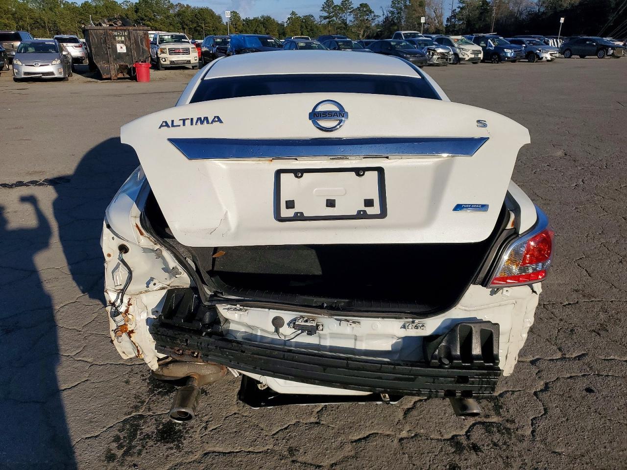 2014 Nissan Altima 2.5 S - Image 6