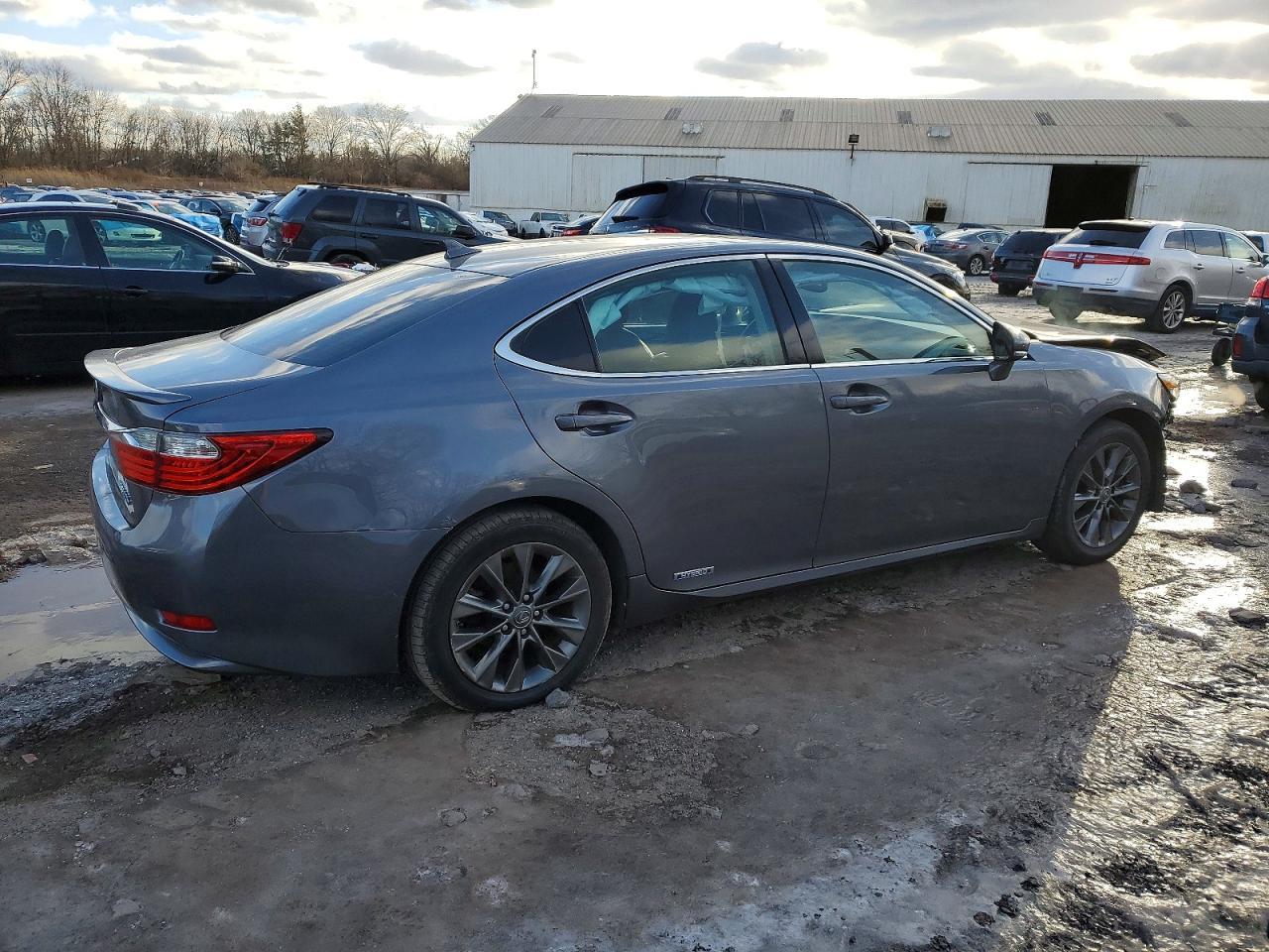 2013 Lexus Es 300H - Фото 3