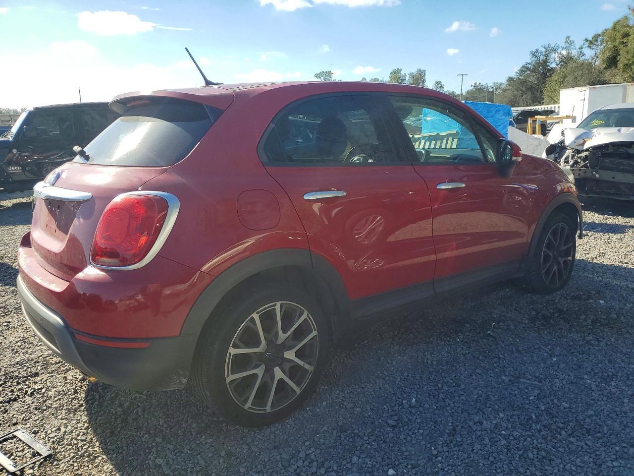 2016 Fiat 500X Trekking Plus - Image 3