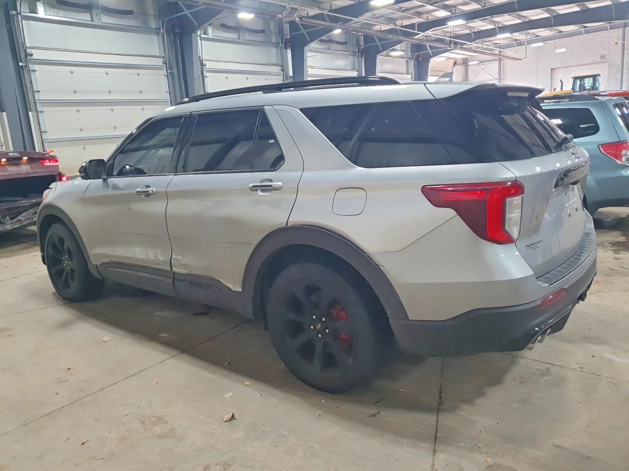 2020 Ford Explorer St - Фото 2