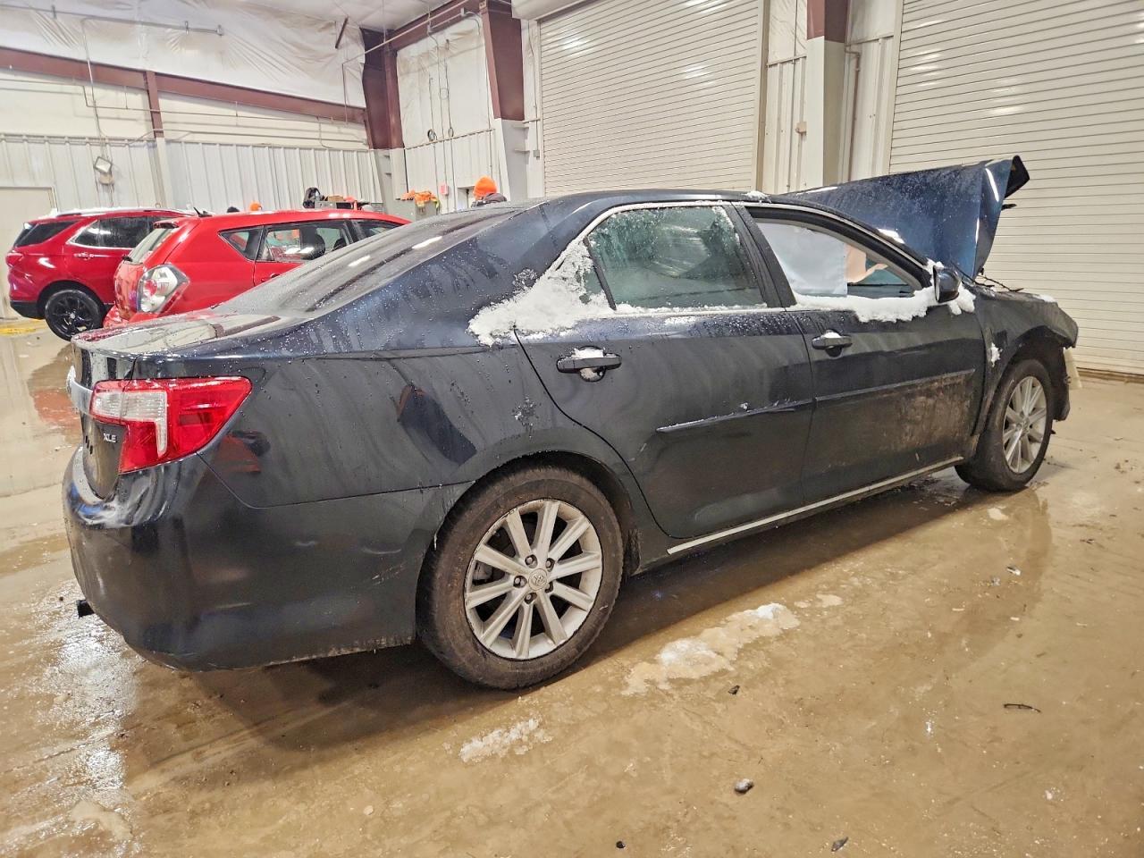 2012 Toyota Camry Base - Фото 3