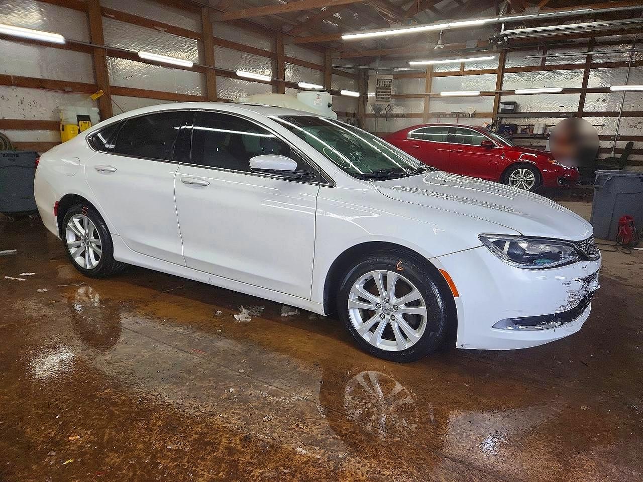 2015 Chrysler 200 Limited - Image 4