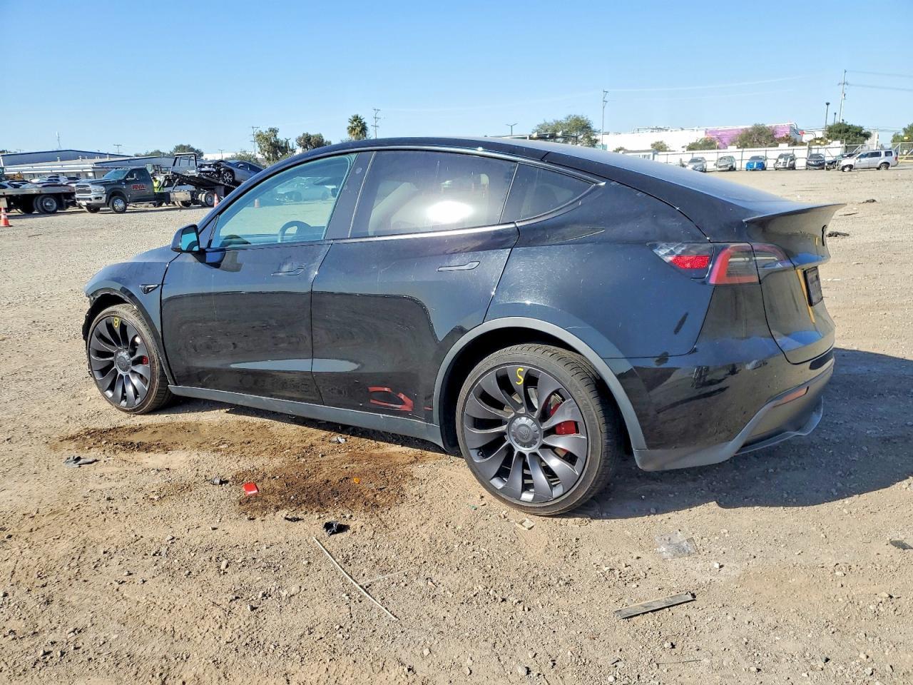 2023 Tesla Model Y - Фото 2