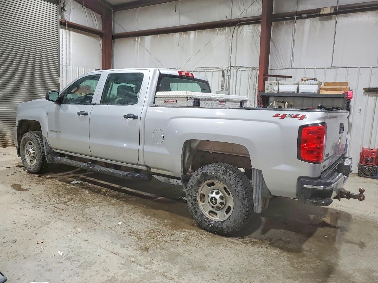 2018 Chevrolet Silverado K2500 Heavy Duty - Фото 2