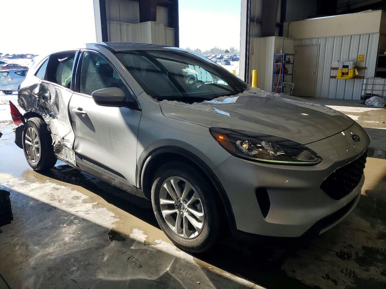 2020 Ford Escape Se - Фото 4