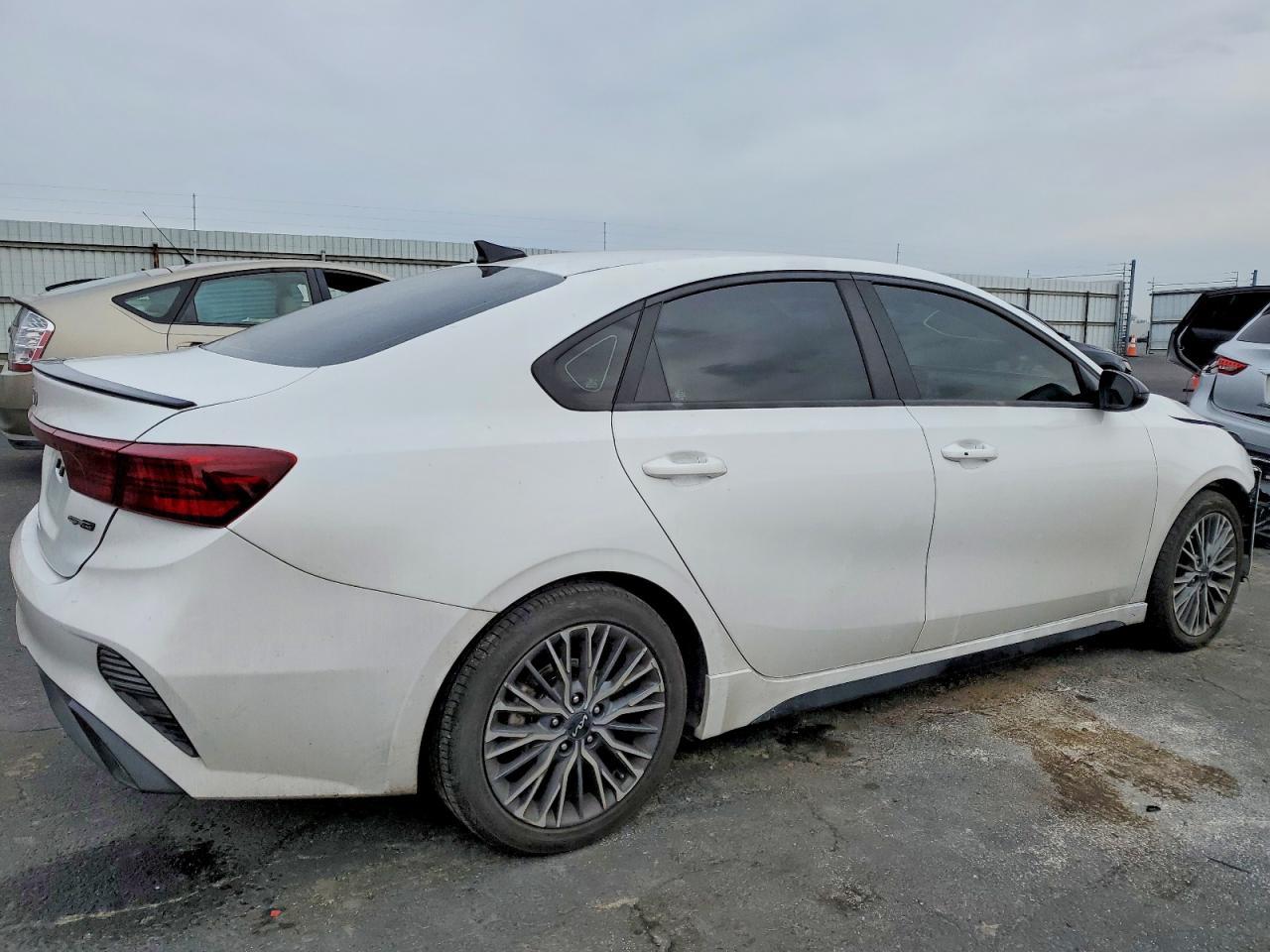 2022 Kia Forte Gt Line - Фото 3