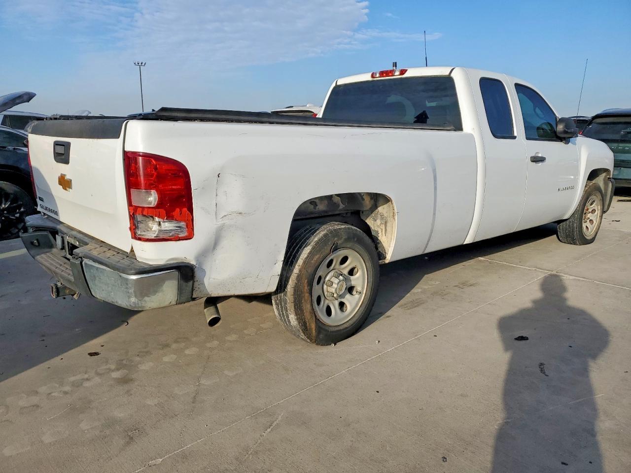 2013 Chev Silverado C1500 - Image 3