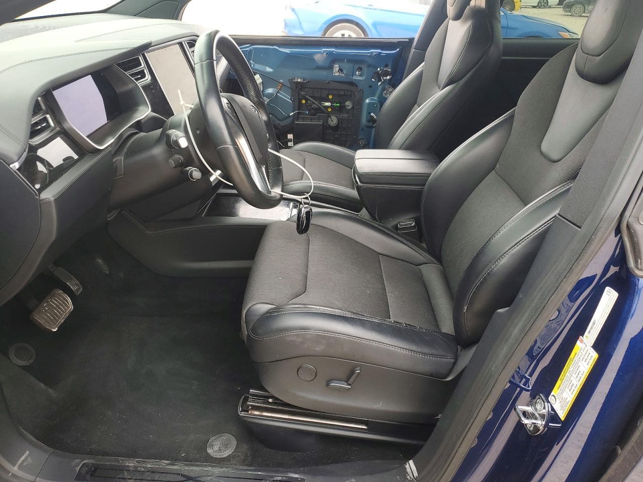 2017 Tesla Model X - Фото 7