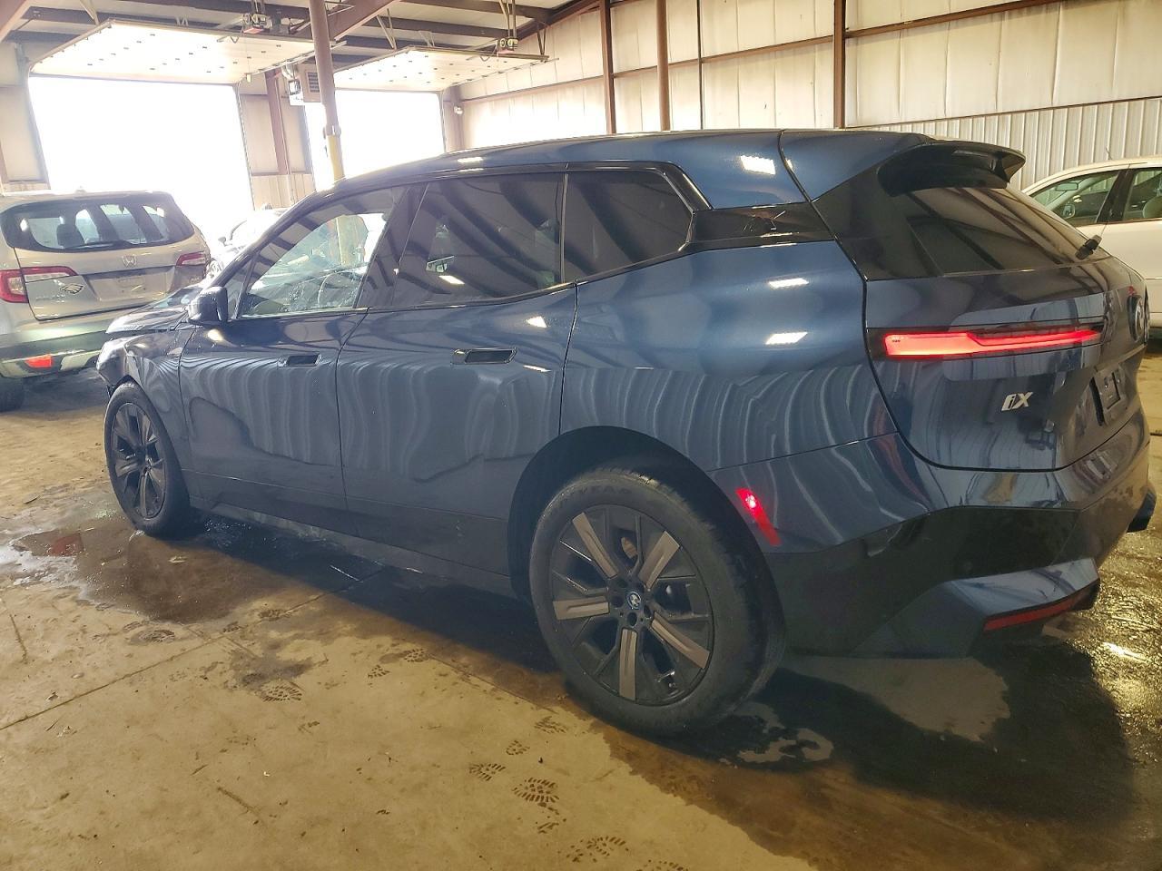 2025 BMW Ix xDrive50 - Фото 2