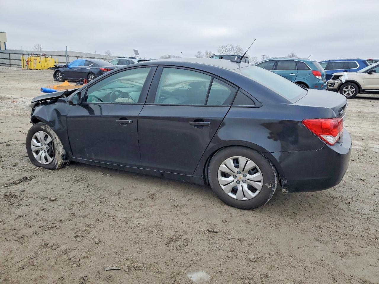 2014 Chevrolet Cruze Ls - Image 2