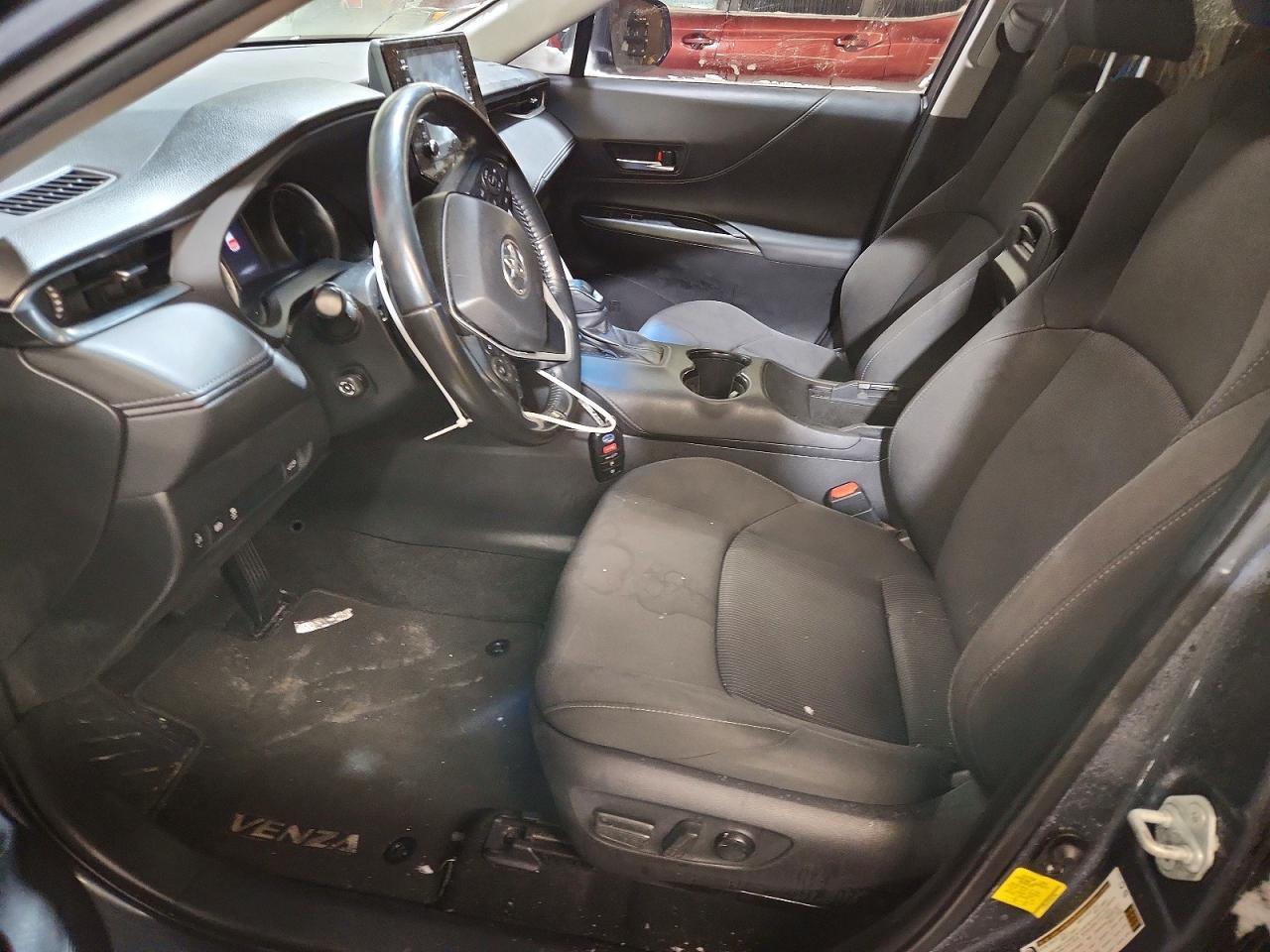2021 Toyota Venza Le - Image 7