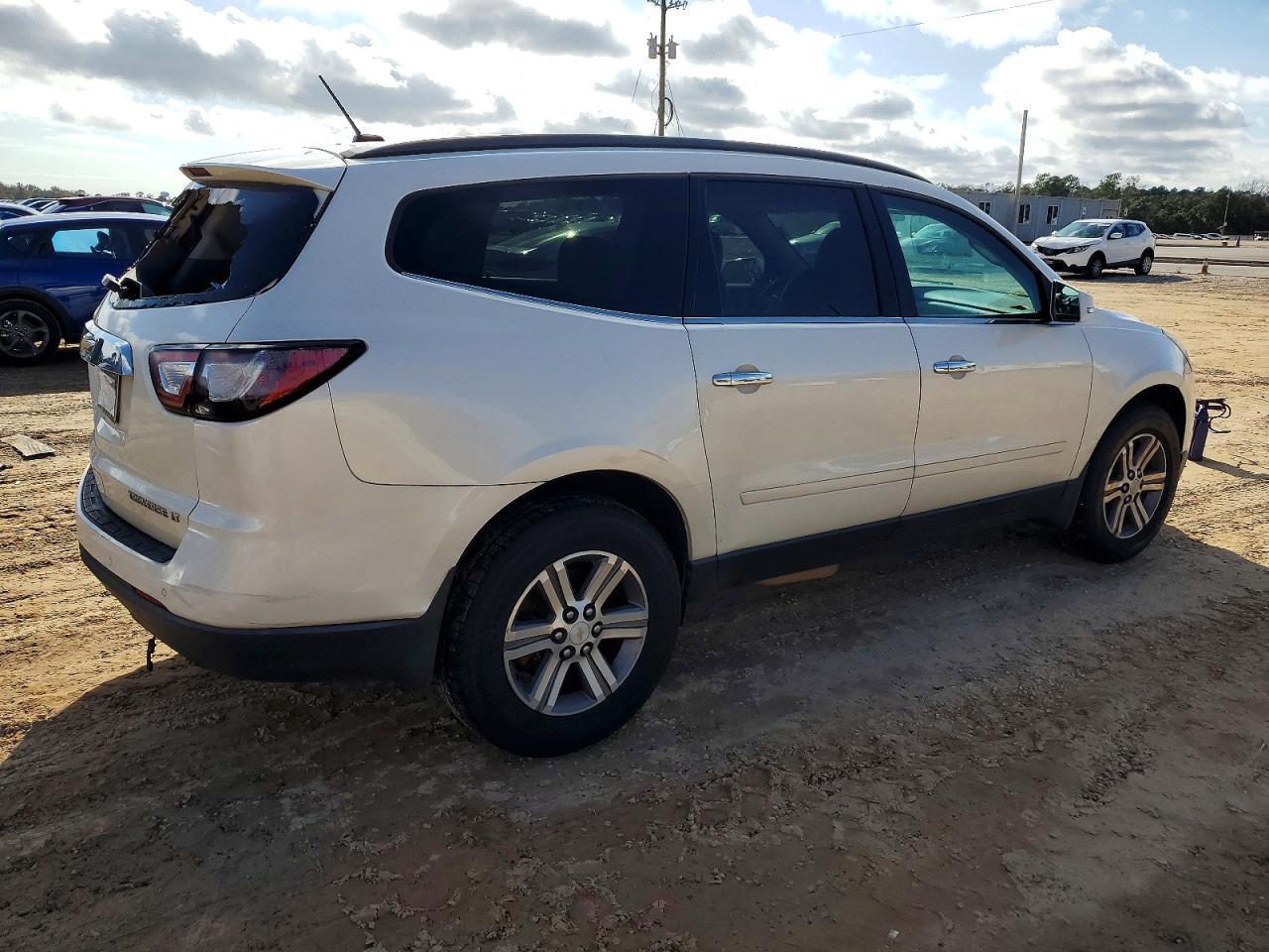 2015 Chevrolet Traverse Lt - Image 3