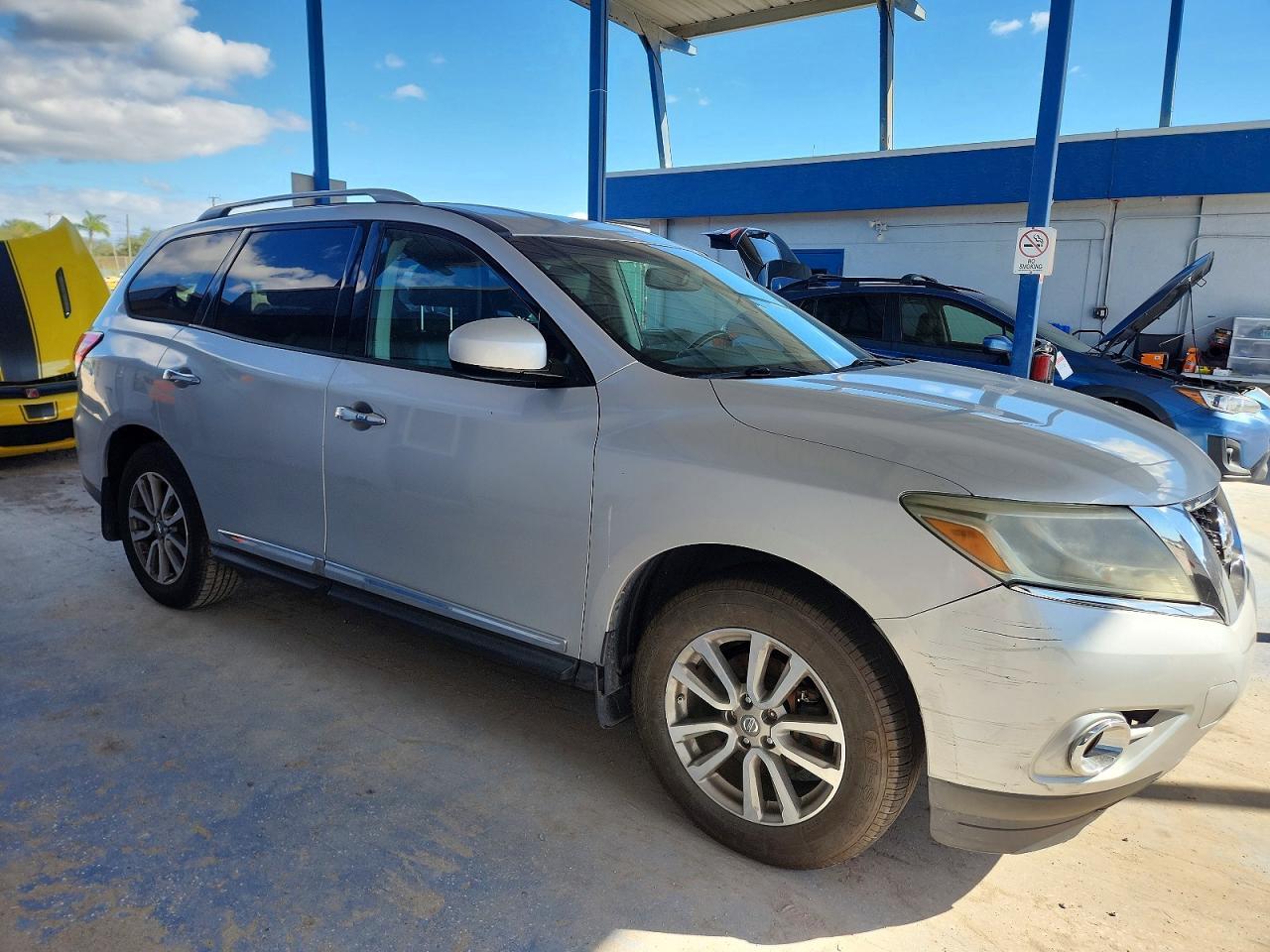 2014 Nissan Pathfinder S - Фото 4