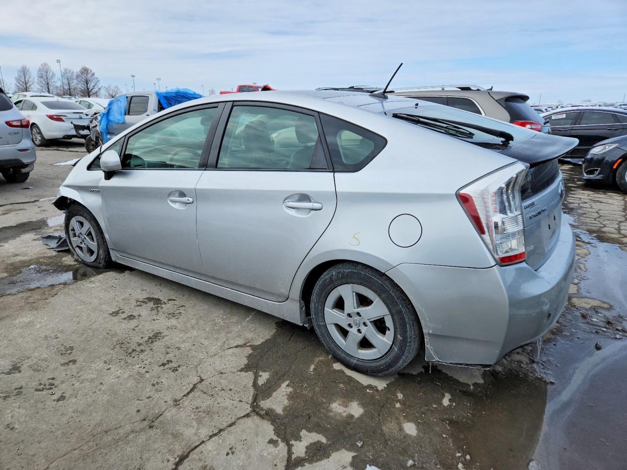 2011 Toyota Prius - Фото 2