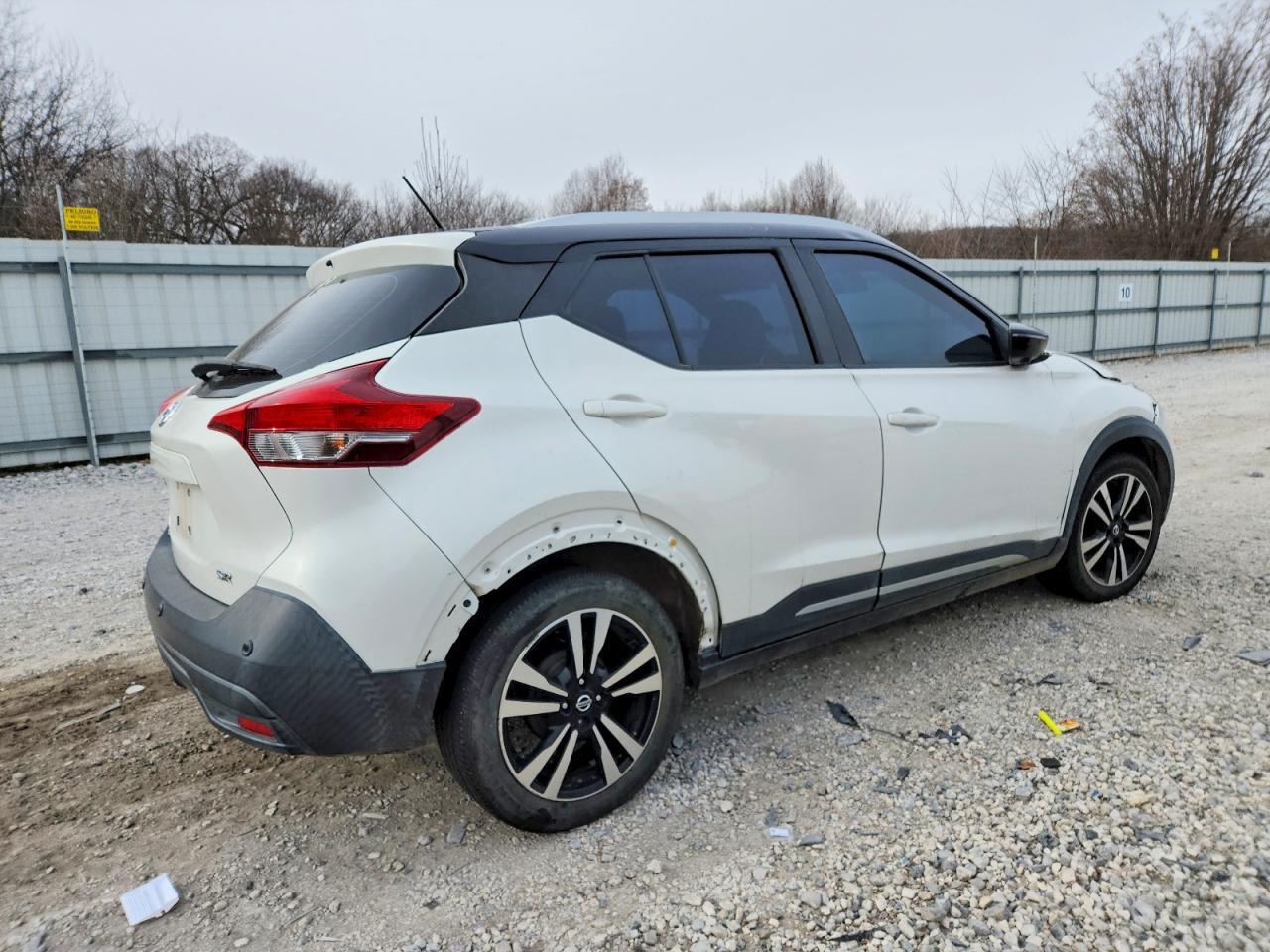 2020 Nissan Kicks Sr - Фото 3