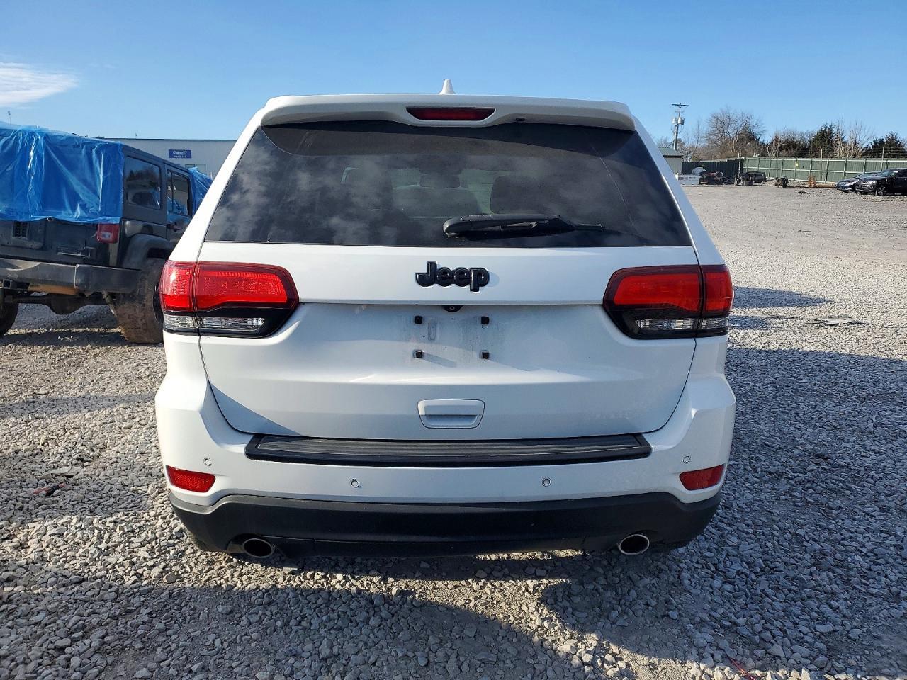 2015 Jeep Grand Cherokee Laredo - Image 6