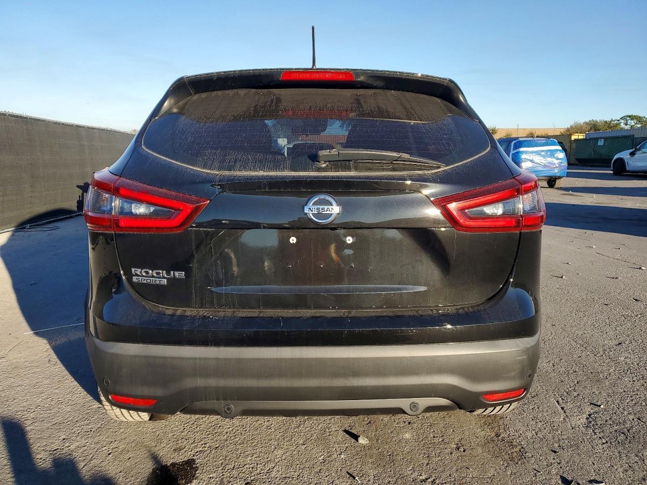 2020 Nissan Rogue Sport S - Image 6