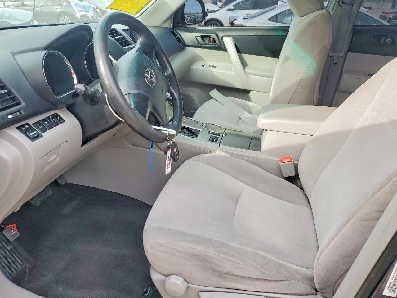 2012 Toyota Highlander Base - Image 7