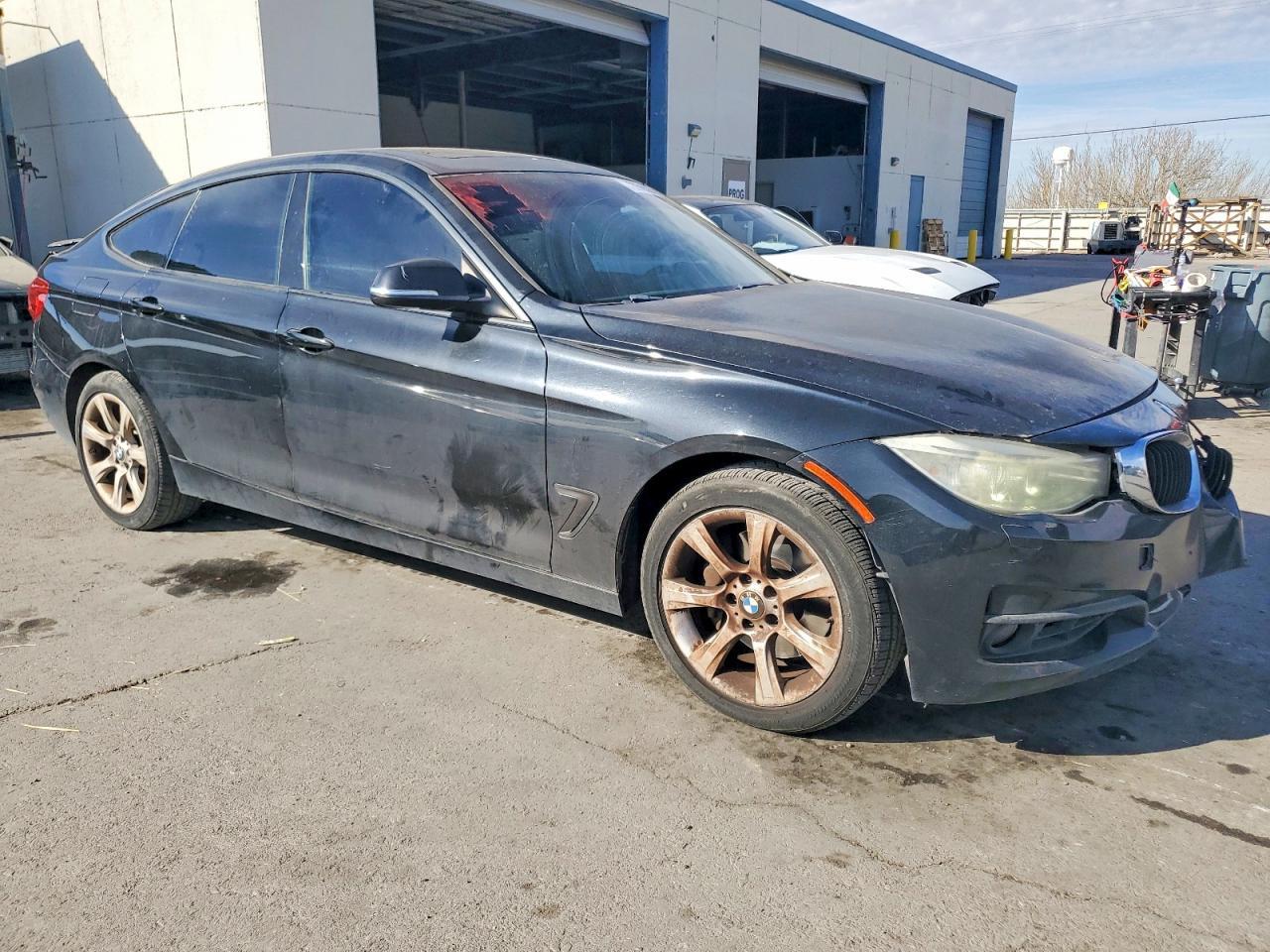 2014 BMW 335 Xigt - Image 4
