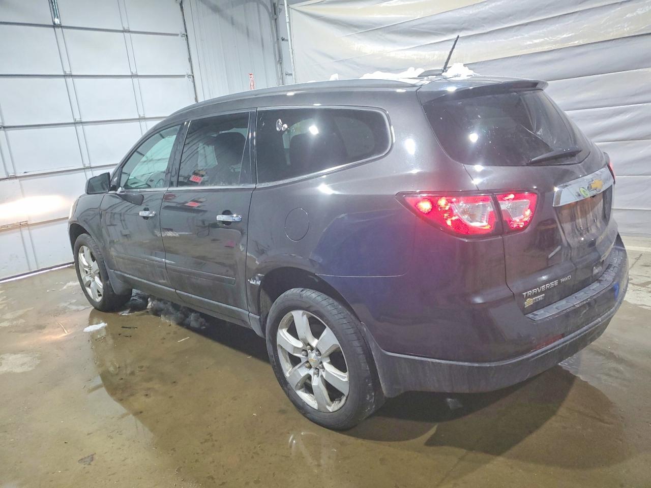 2017 Chevrolet Traverse Lt - Image 2