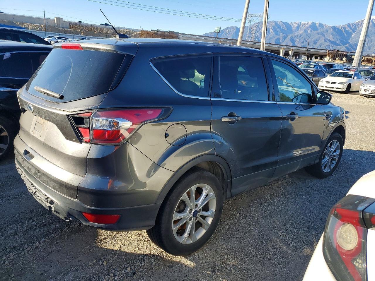 2017 Ford Escape Se - Image 3