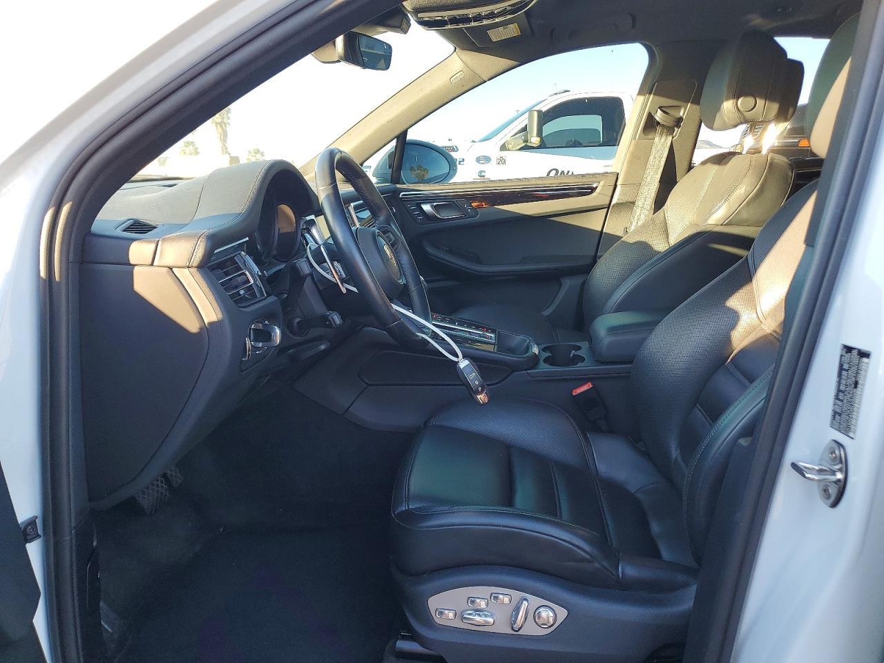 2023 Porsche Macan S - Фото 7