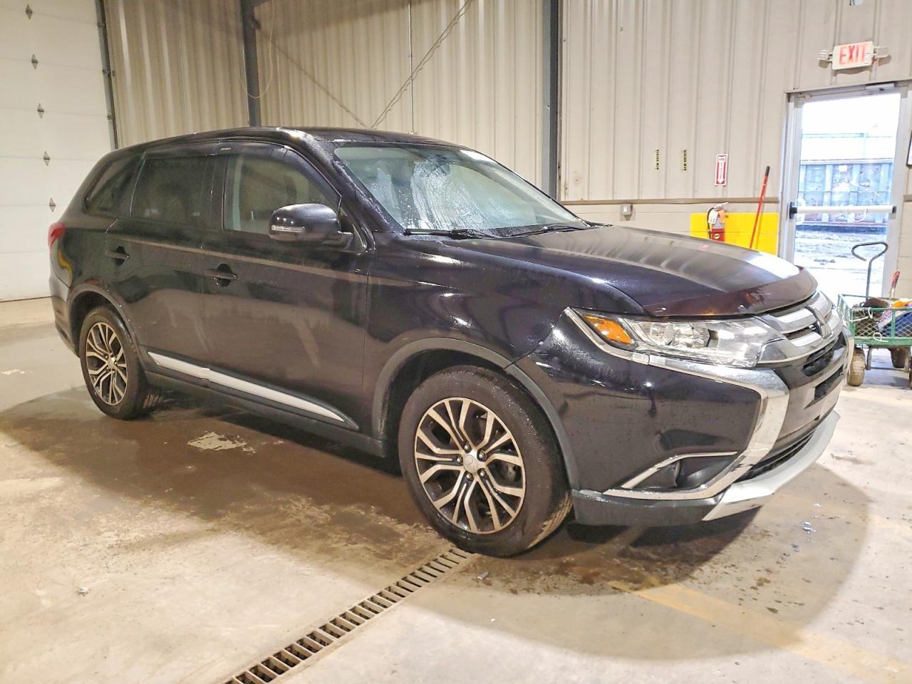 2016 Mitsubishi Outlander Se - Image 4