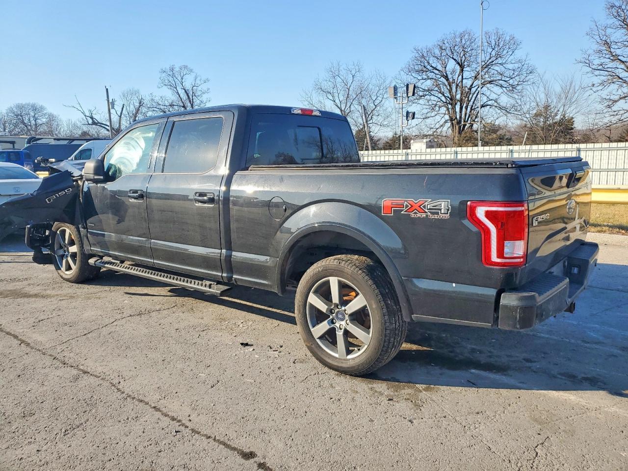2015 Ford F150 Supercrew - Фото 2