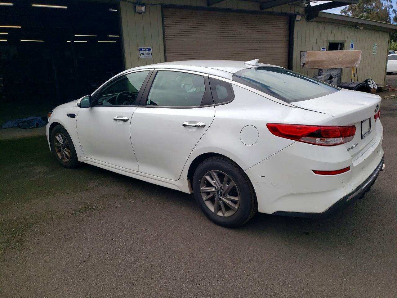 2020 Kia Optima Lx - Фото 2