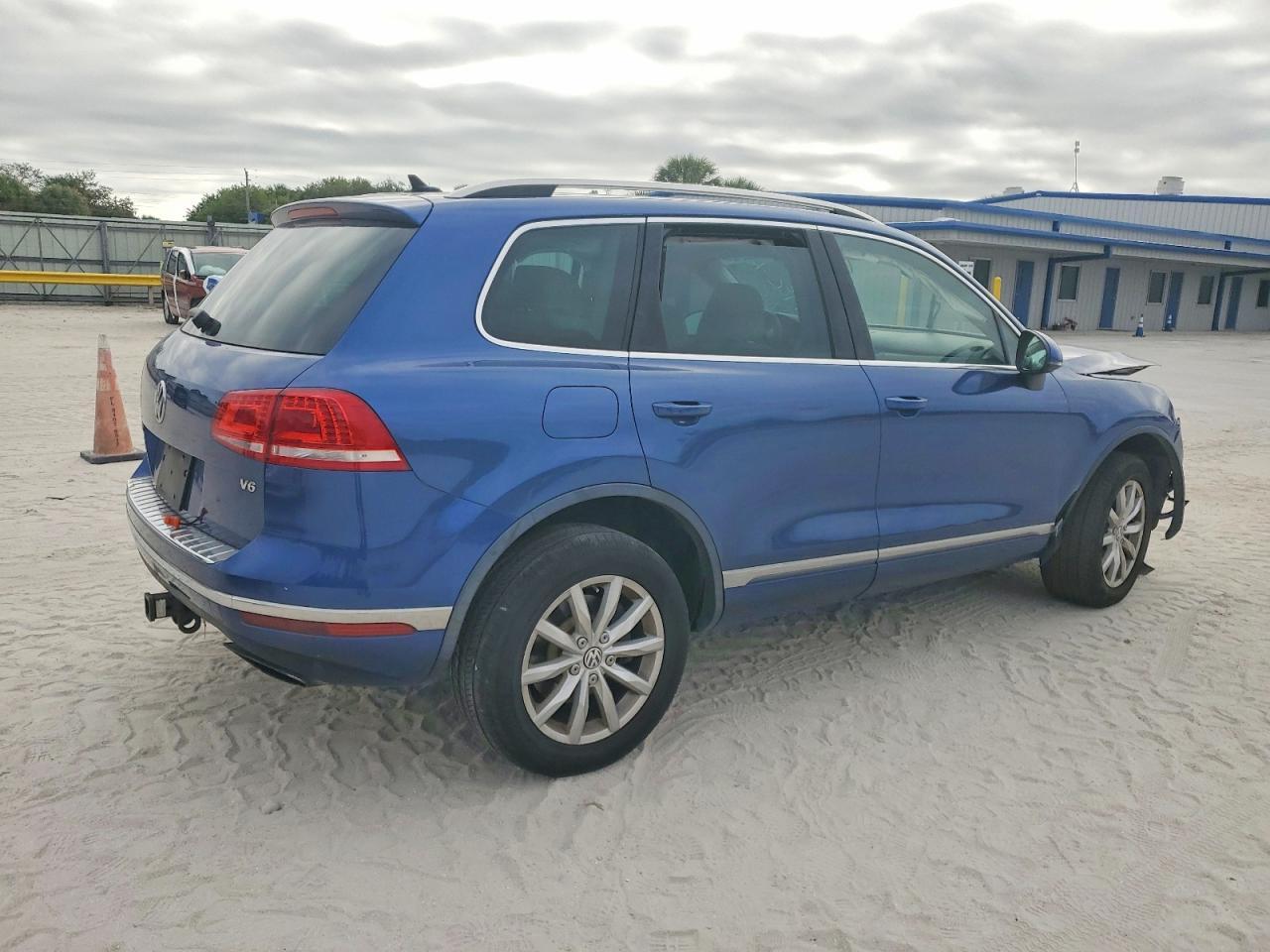 2016 Volkswagen Touareg Sport - Фото 3