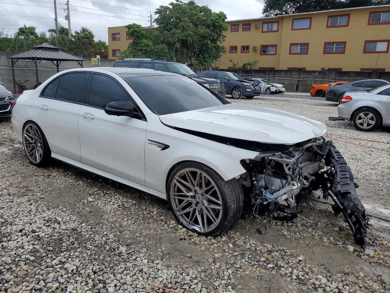 2020 Mercedes-Benz E 63 Amg-S 4Matic - Фото 4
