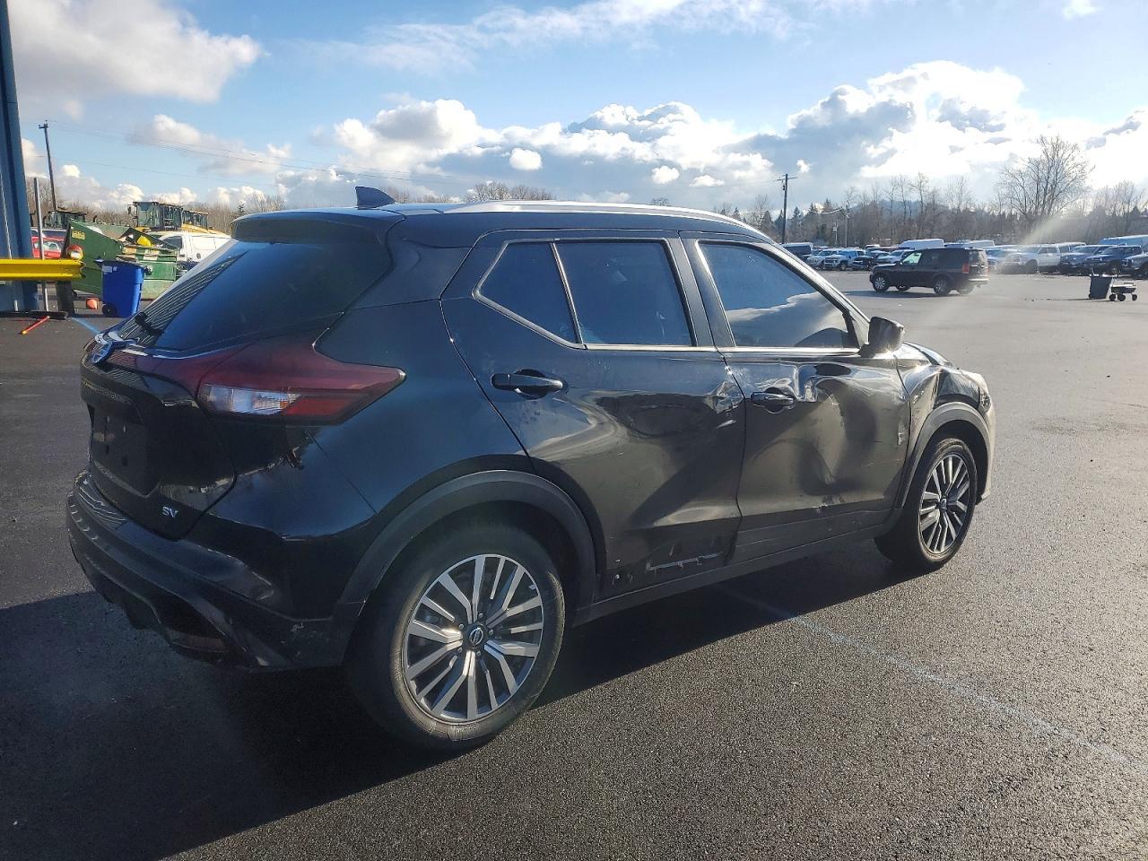 2021 Nissan Kicks Sv - Image 3